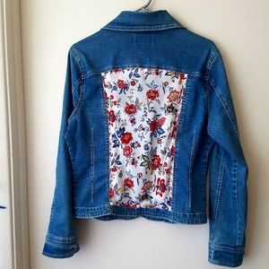 🌙 Upcycle Denim Floral Jacket